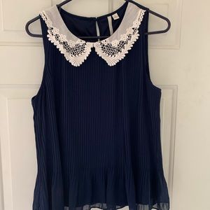 Women’s sleeveless top